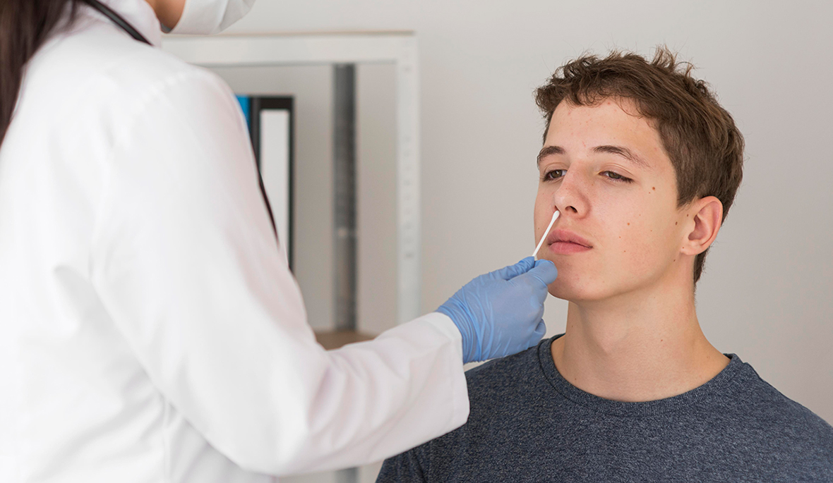 Clinician administering professional rapid tests in Houston for individuals needing quick results for work or travel.